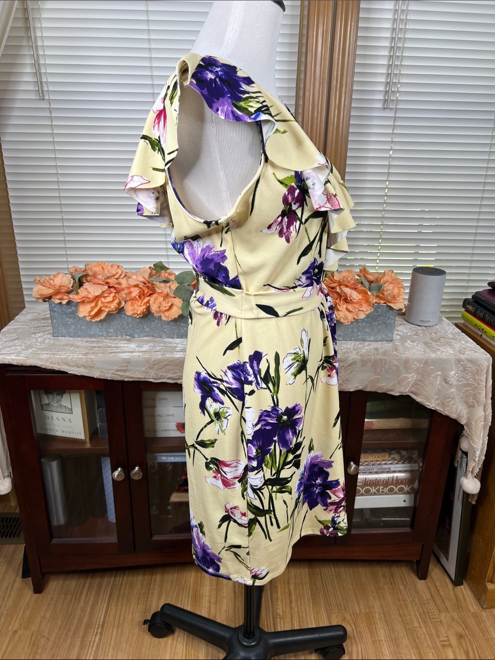 Printed Ruffle Sleeve Scuba Dress Size Large NWT - Picture 4 of 7